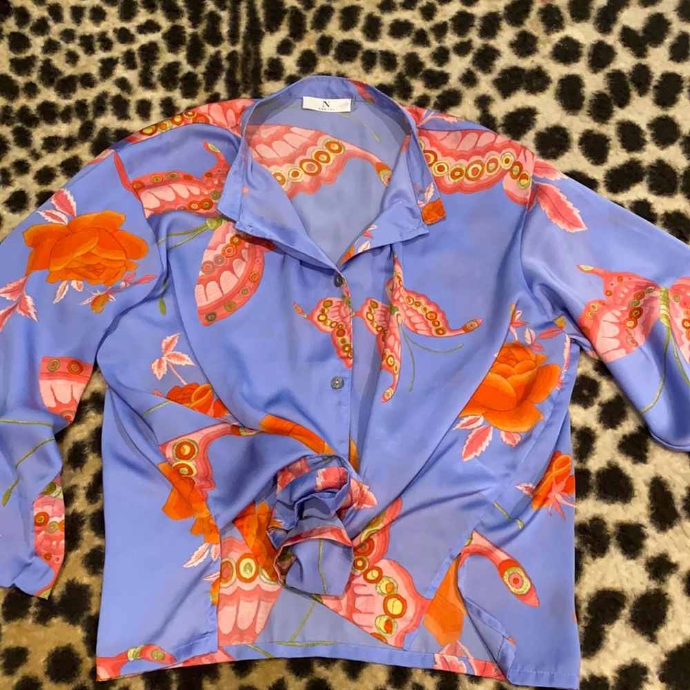 Butterfly wide sleeve top